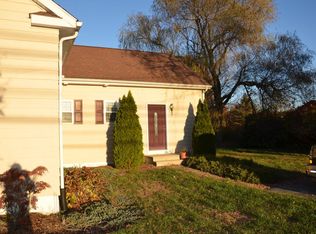 204 Shewville Rd, Mystic, CT 06355