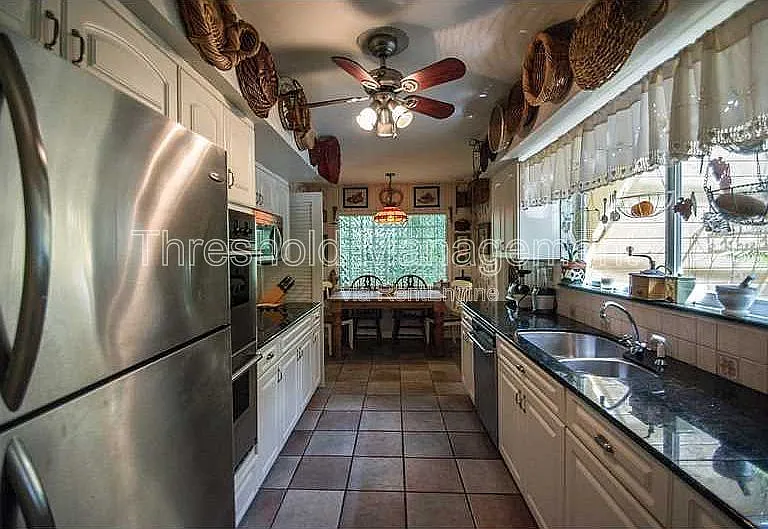 6910 SW 64th Ave — Photo 28