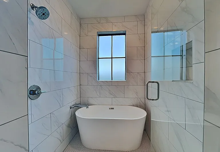 112 E Oscar Dr — Photo 7