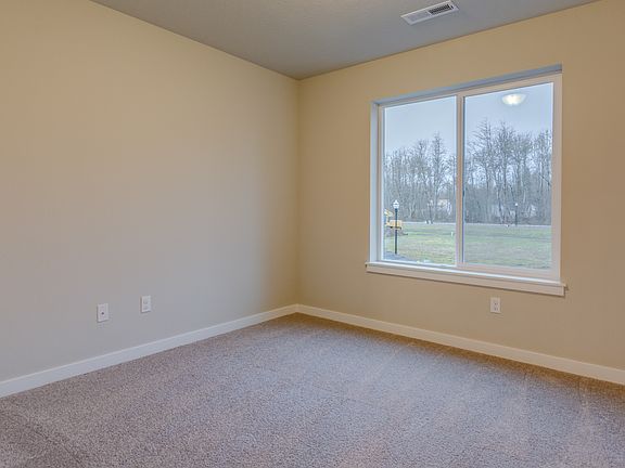 4th image of 1016 Alderwood Dr #919GRN