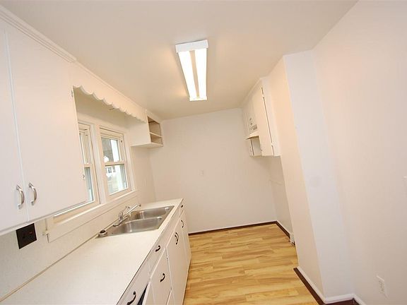 2nd image of 330 N 5th St