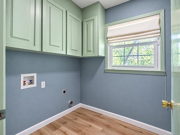 5th image of 495 NE Fraleigh Dr