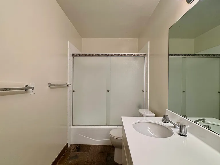 4901 Whitsett Ave #203 — Photo 15