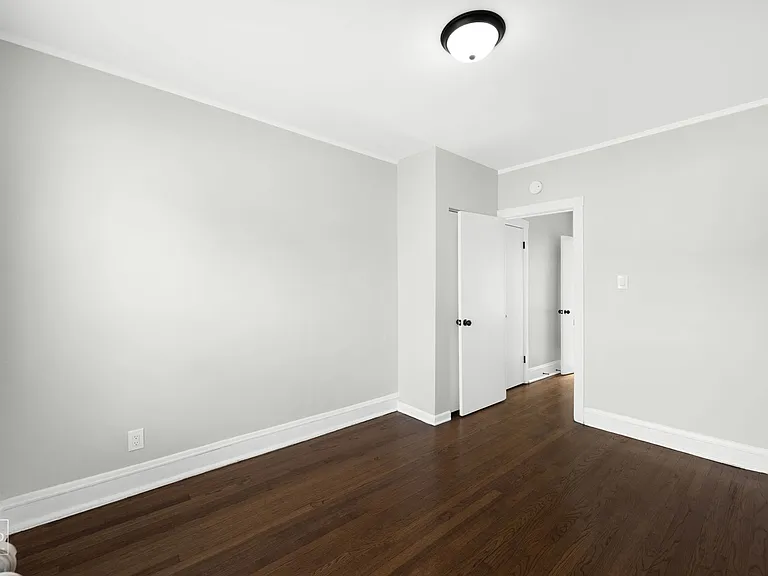 703 N Austin — Photo 2