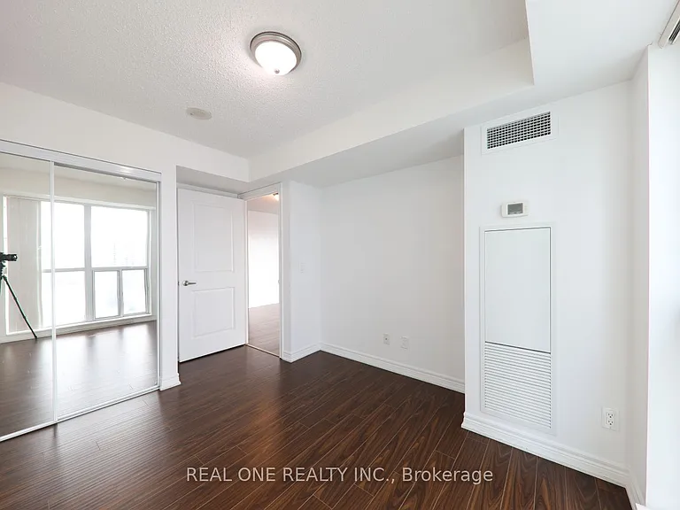 50 Town Centre Ct #1502 — Photo 9