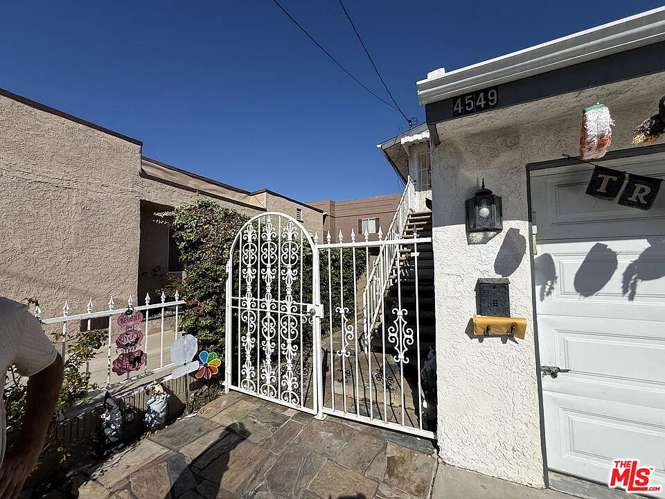 3 bed, 2.0 bath, 1500 sqft, $3,495 — Photo 1