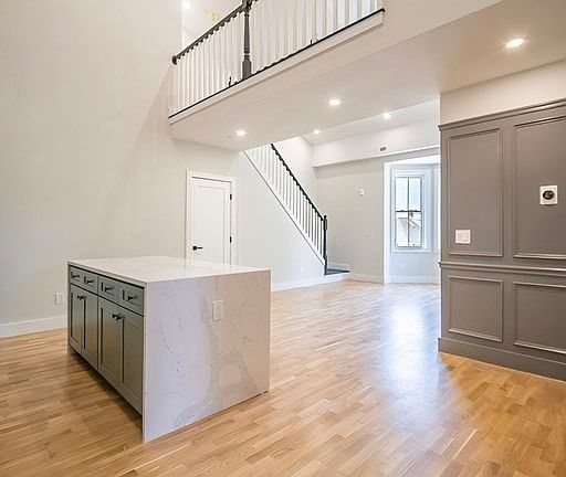 5th image of 46 Union St #4609