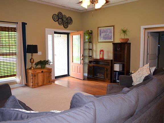 5th image of 106 Victory Lake Dr