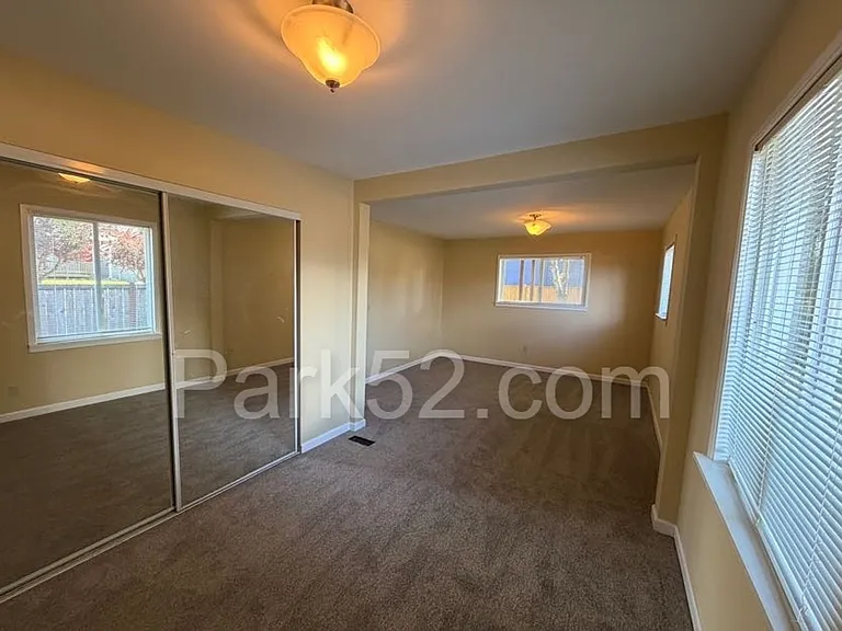 5502 27th St NE — Photo 12
