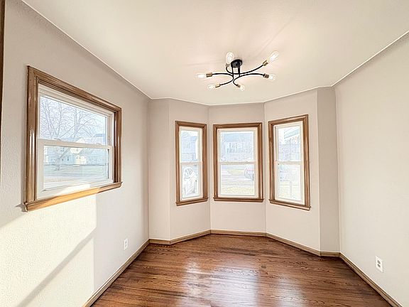 4th image of 218 W Capistrano Ave