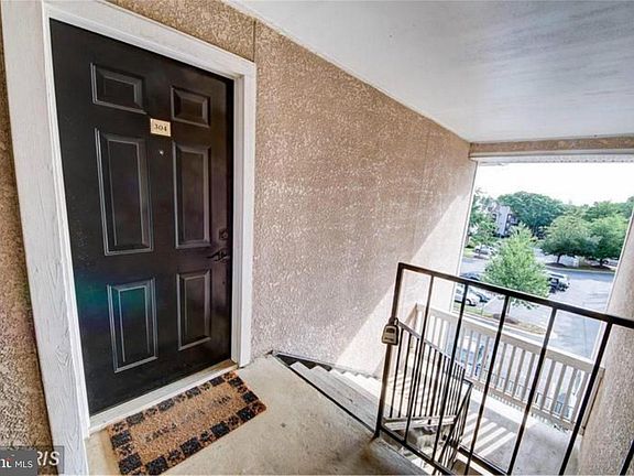 3rd image of 1539 Lincoln Way APT 304