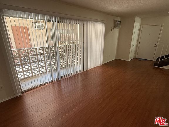 3rd image of 18444 Collins St APT 4