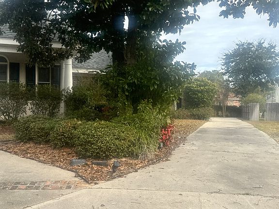 3rd image of 2015 Rue Ulysse