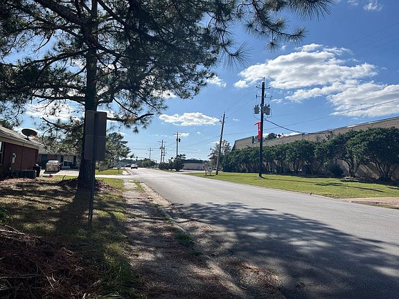 3rd image of 719 Bay Park Dr