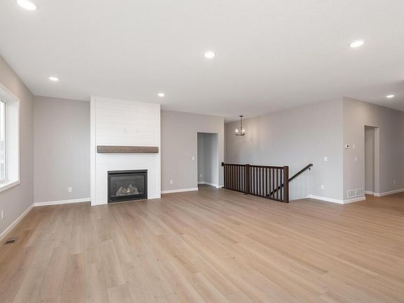 3rd image of 5408 176th St W