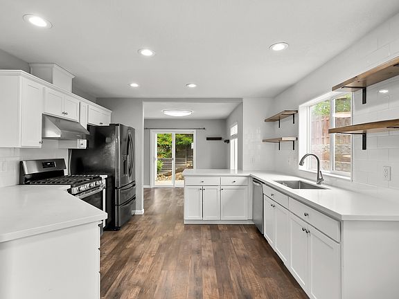 3 - Kitchen_08182021