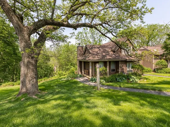 109 Walnut Hill Dr, Galena, IL 61036