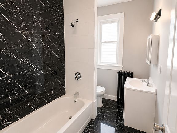 4th image of 843 S 19th St #2RR