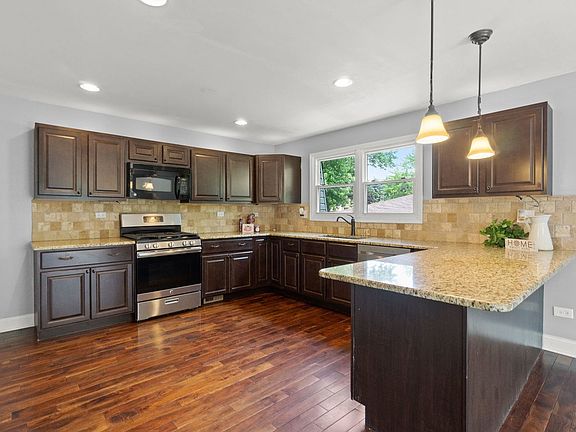 3rd image of 314 N Brookshore Dr