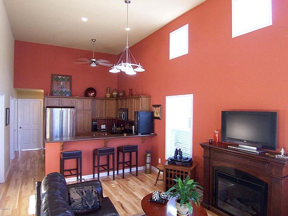 2nd image of 420 Island Pointe Dr
