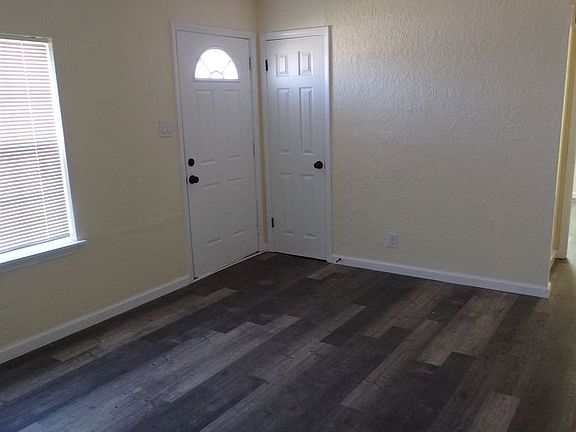 5th image of 1214 NW Lincoln Ave