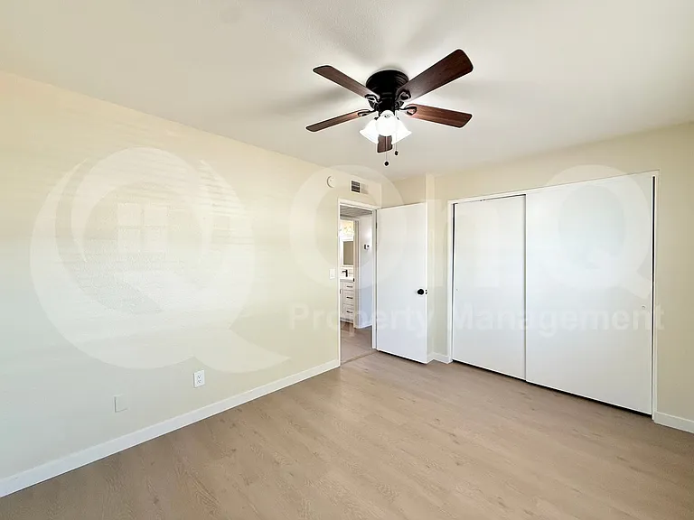 2465 E John Cabot Rd — Photo 8