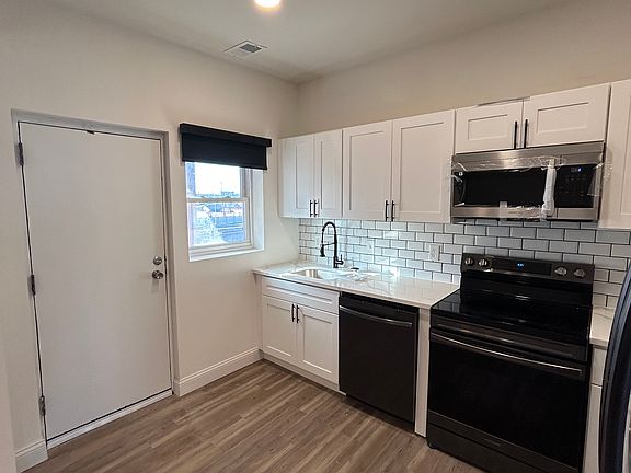 2nd image of 5605 Pershing Ave #3