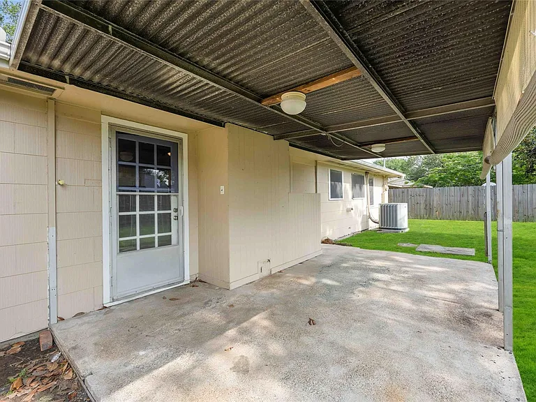 814 Alyse St — Photo 25