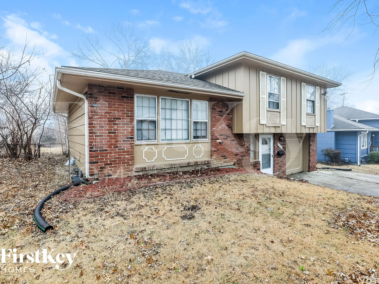 3 bed, 2.0 bath, 994 sqft, $1,700 — Photo 2
