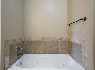 10717 SW 33rd Ter, Yukon, OK 73099