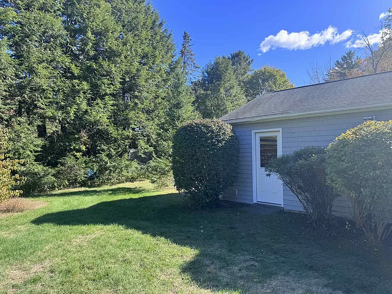 16 Richards Dr — Photo 6