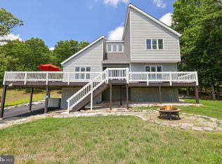 118 Brighton Dr, Bushkill, PA 18324