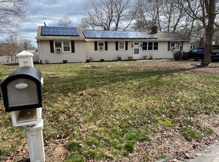 8 Whitewood Rd, Clinton, CT 06413