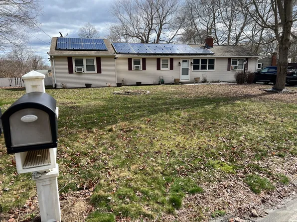 8 Whitewood Road, Clinton, CT 06413