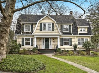 21 Maple Ter, Maplewood, NJ 07040