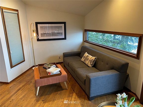 4th image of 7622 Tyee Way NE