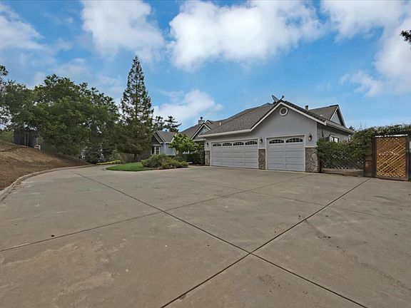 2nd image of 16240 Paradise Valley Ct