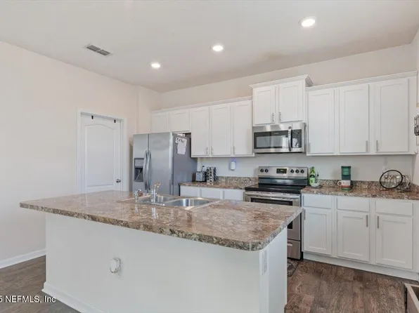 7015 SANDLE Drive, Jacksonville, FL 32219