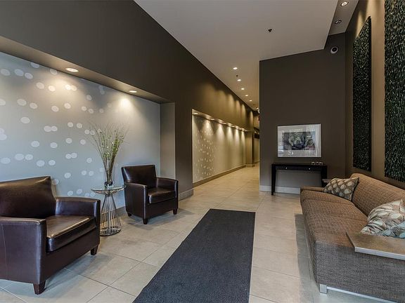 3rd image of 9 N Euclid Ave #403