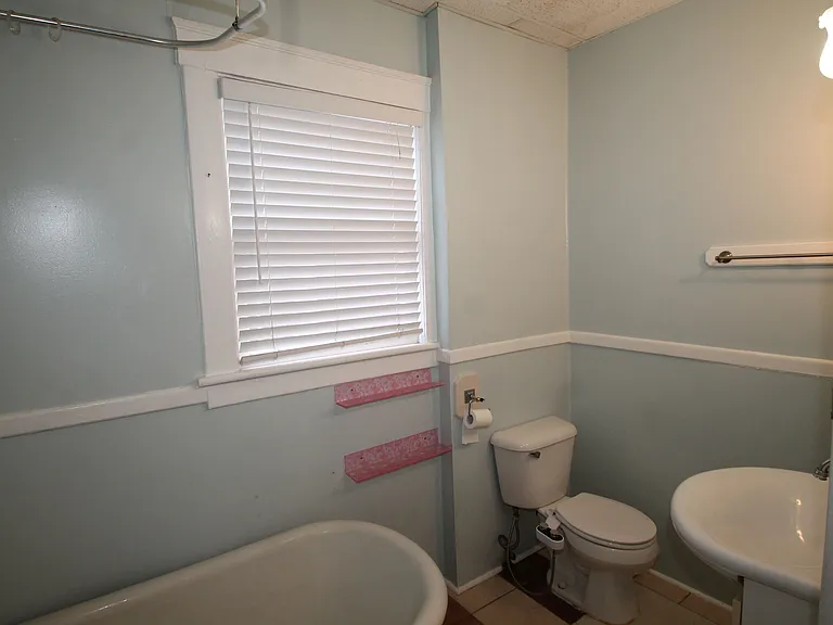 514 E Anderson St #B — Photo 12
