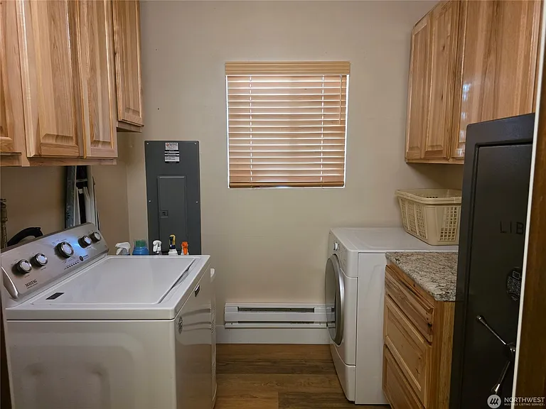 1577 Country Club Dr — Photo 26