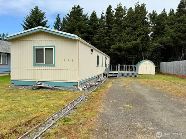 298 5th Street NW, Long Beach, WA 98631