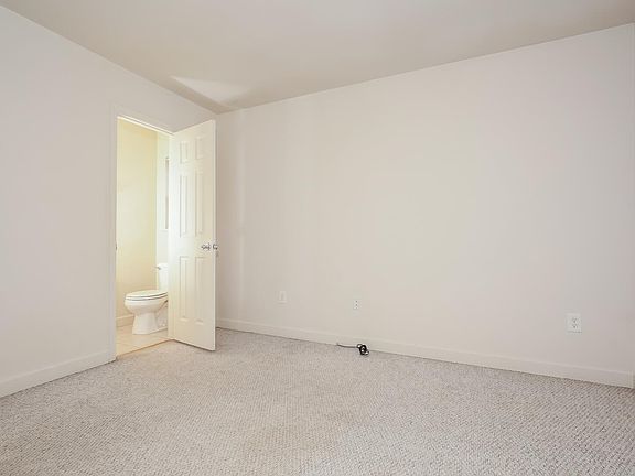 3rd image of 424 Jeffries St