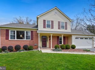 19101 Holberton Ln, Brookeville, MD 20833