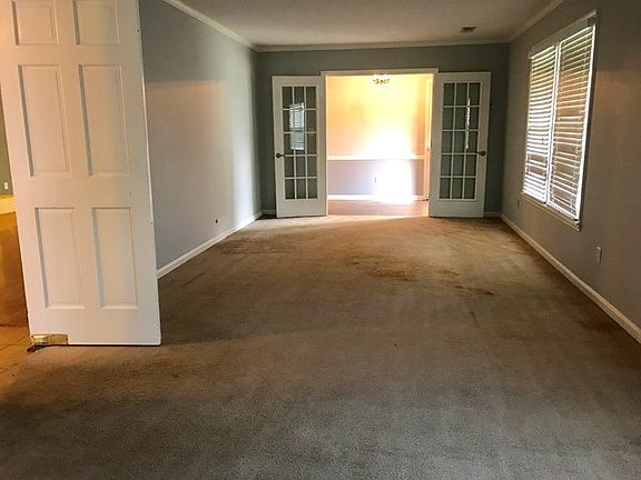 5th image of 145 Creekwood Cir