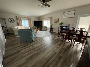 1555 Old M37 S, Mesick, MI 49668