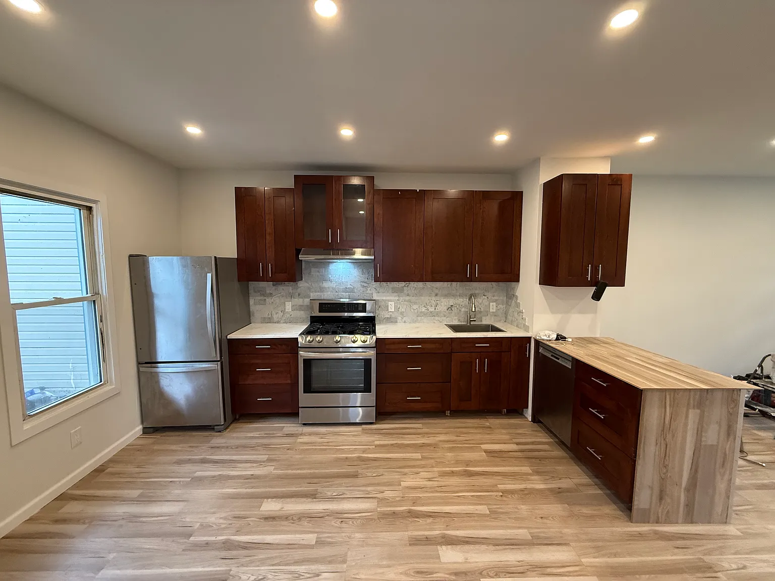3 bed, 1550 sqft, $2,100 — Photo 1