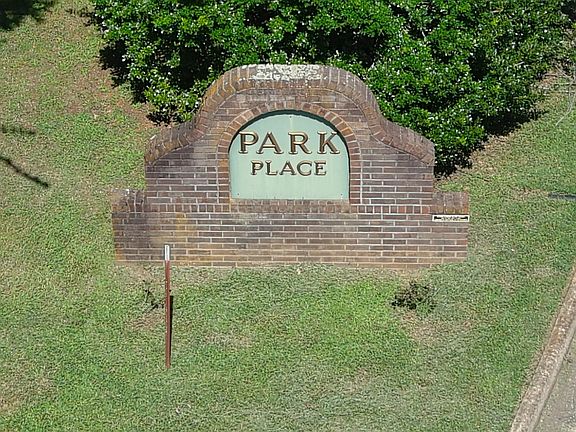 2nd image of 128 Park Pl #128