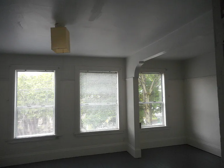 2325 NW Hoyt St — Photo 11