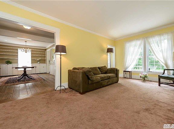 4th image of 212 Liberty Ave
